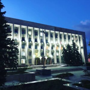 Монтаж системы освещения Администрации Симферополя.